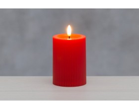 FINNLUMOR LED свещ с 3D пламък и оребрен дизайн - червена